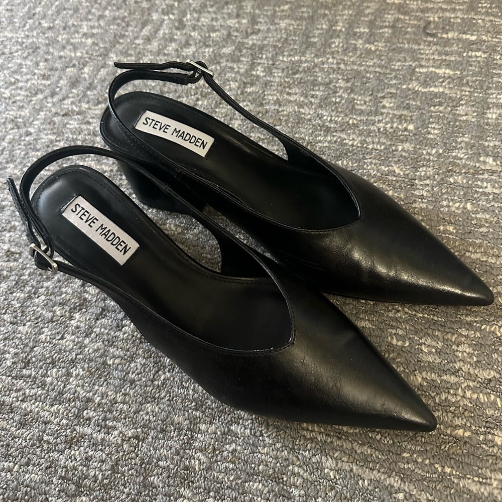 Steve Madden Black Sling Back Heels. Size: 8.5